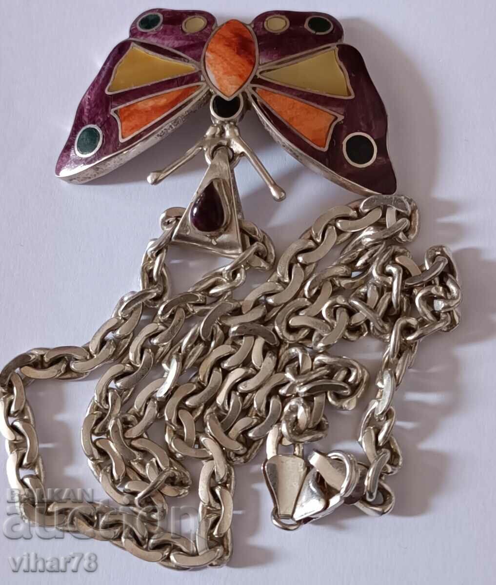Auction  Very beautiful silver pendant with chain