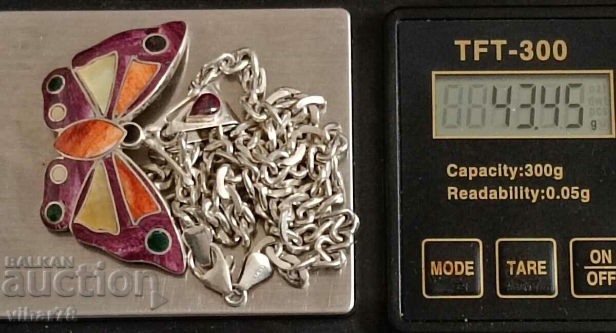 Delivery of Very beautiful silver pendant with chain