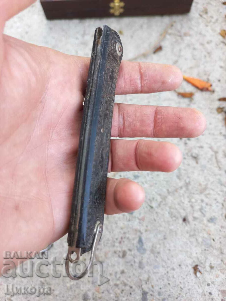 RUSSIAN FOLDING FOOT KNIFE - 5 RUSSIAN FOLDING FOOT KNIFE - 5