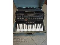 RARE ROYAL STANDARD METEOR 80 BASS BLACK ACCORDION