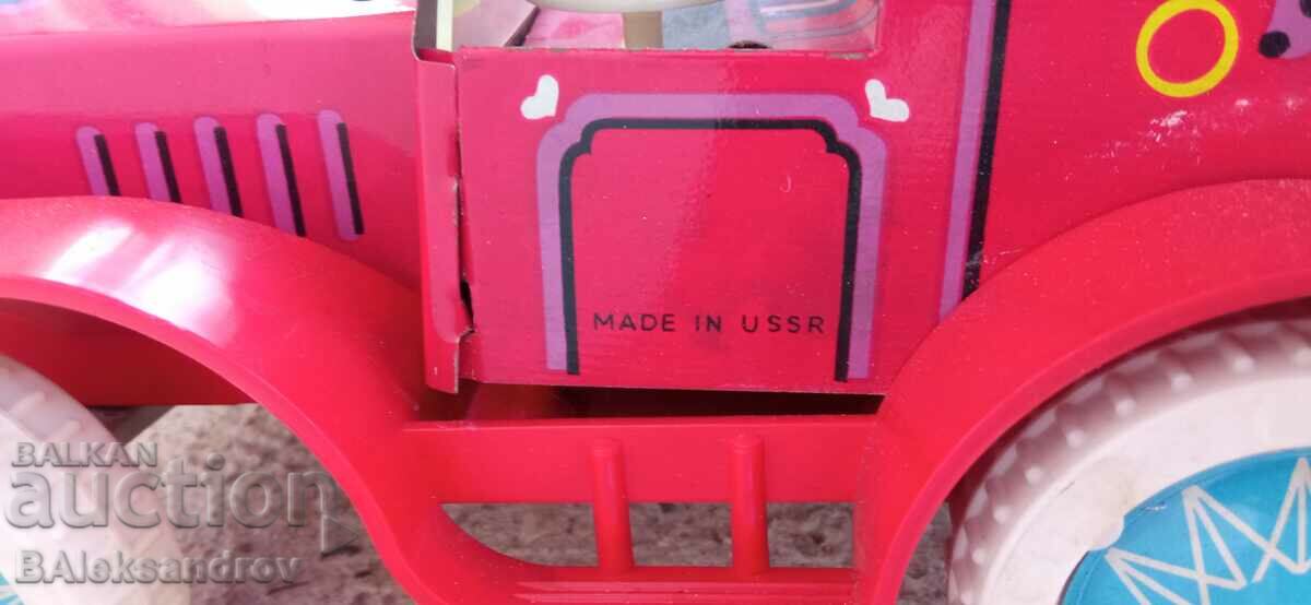 Delivery of Old big tin toy Delivery of Old big tin toy