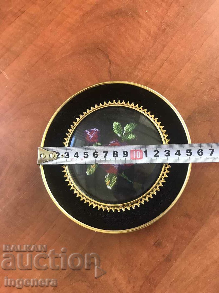 TAPESTRY SEWED PANEL WOODEN FRAME METAL FITTINGS - 5