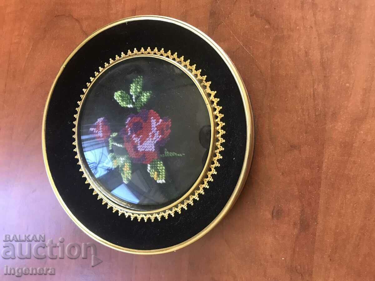 TAPESTRY SEWED PANEL WOODEN FRAME METAL FITTINGS - 6