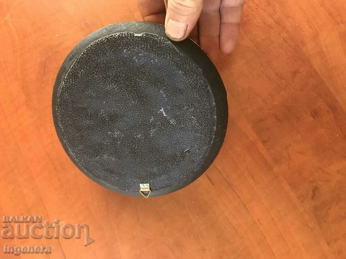 TAPITERIE PANOU CUUSAT CADRU LEMN FERINGURI METALICE - 7