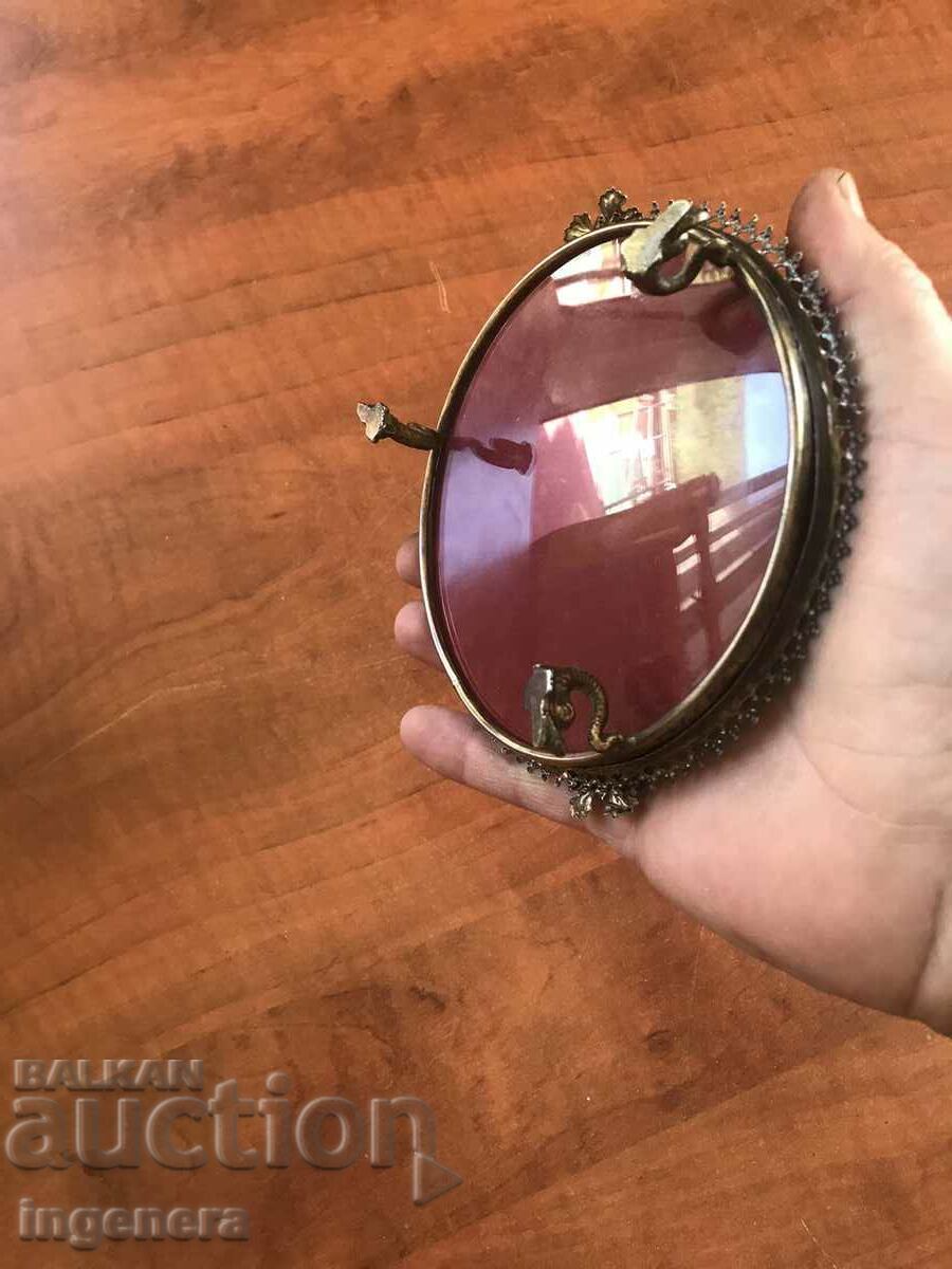 Delivery of TAPESTRY SEWED FEET METAL FITTINGS Delivery of TAPESTRY SEWED FEET METAL FITTINGS