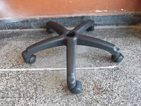 Crosshair with wheels for an office chair - 1