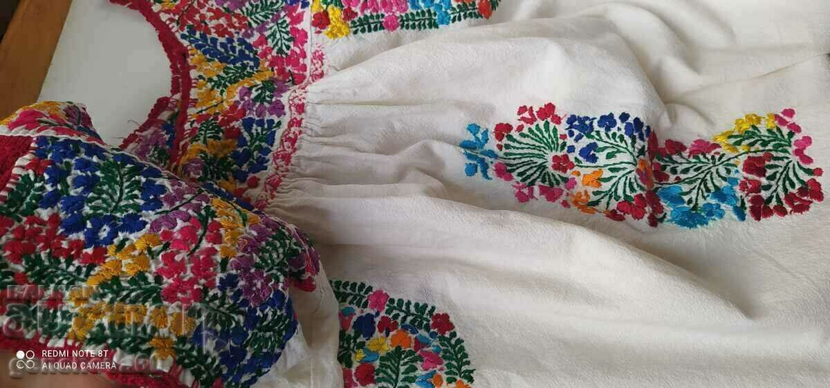 Authentic fringed shirt with rich hand embroidery - 6