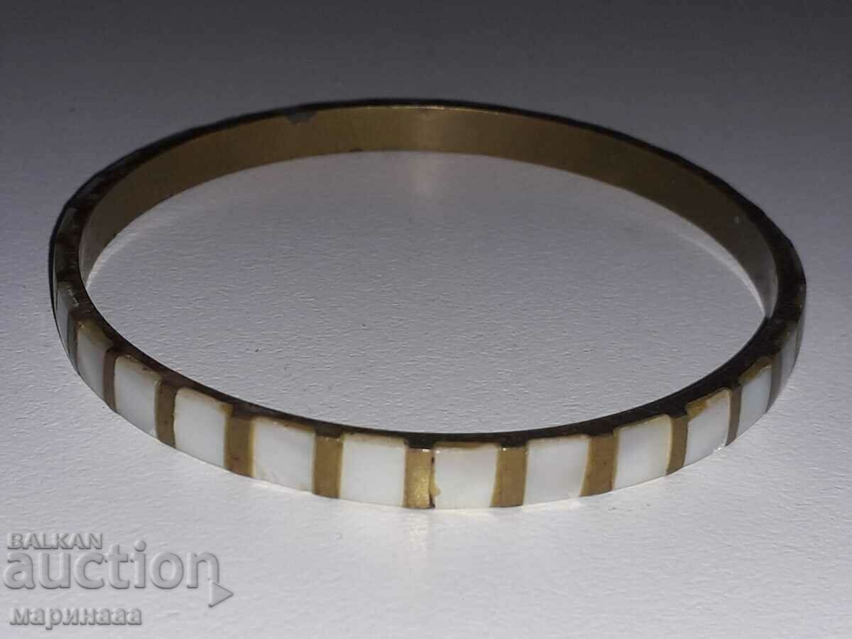 OLD BRACELET. BRASS, MOTHER OF PEARL with price 3.00 BGN | € 1.53 OLD BRACELET. BRASS, MOTHER OF PEARL with price 3.00 BGN | € 1.53