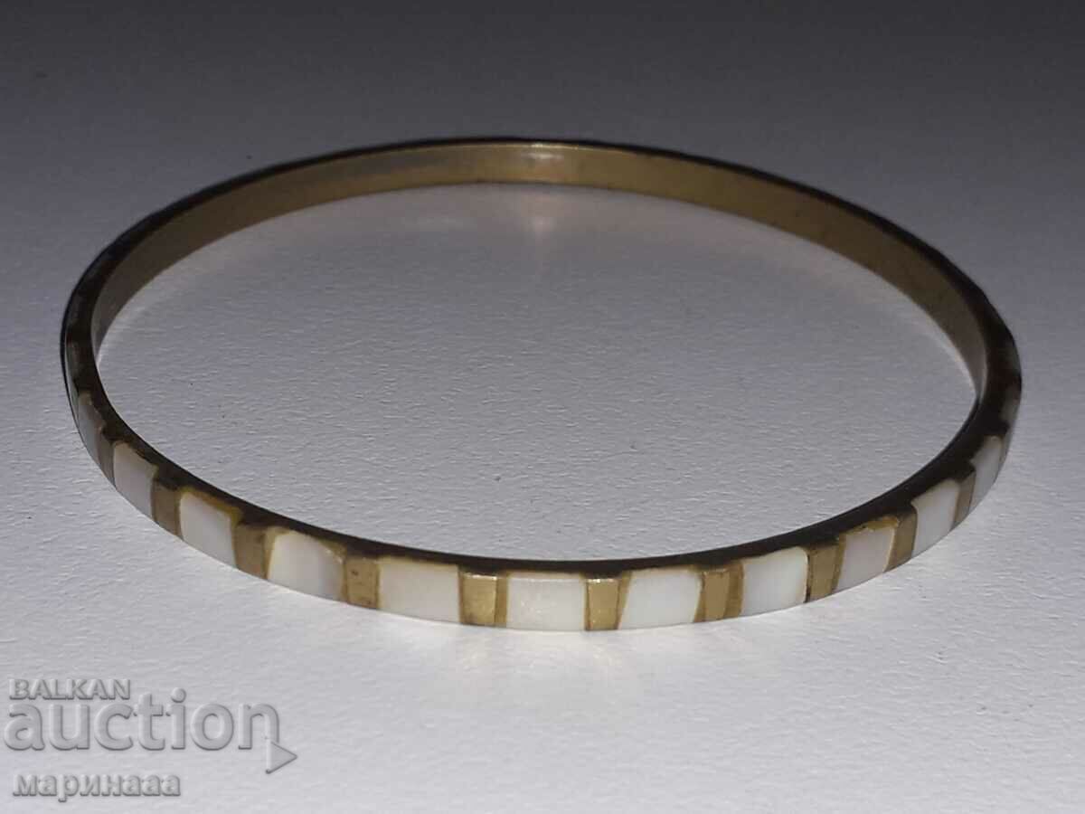 ΠΑΛΙΟ ΒΡΑΧΙΟΛΙ. ΜΠΡΑΣΣ, ΜΗΤΕΡΑ ΤΟΥ ΜΑΡΓΑΡΙΤΑΡΙΟΥ με τιμή 3.00 BGN | € 1.53 ΠΑΛΙΟ ΒΡΑΧΙΟΛΙ. ΜΠΡΑΣΣ, ΜΗΤΕΡΑ ΤΟΥ ΜΑΡΓΑΡΙΤΑΡΙΟΥ με τιμή 3.00 BGN | € 1.53