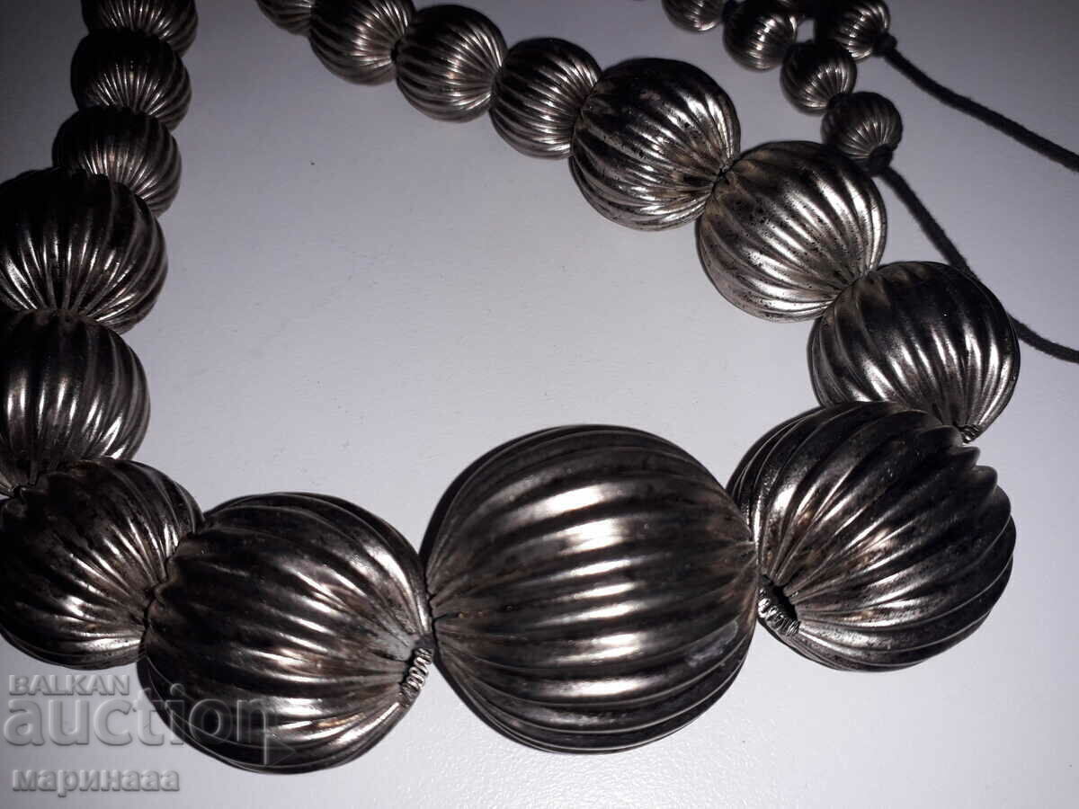 МНОГО ЕДРО КОЛИЕ. ПОСРЕБРЕН МЕСИНГ с цена 7.00 лв. | € 3.58 МНОГО ЕДРО КОЛИЕ. ПОСРЕБРЕН МЕСИНГ с цена 7.00 лв. | € 3.58