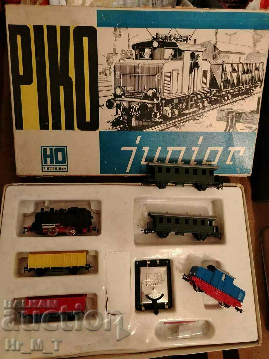 Piko HO train