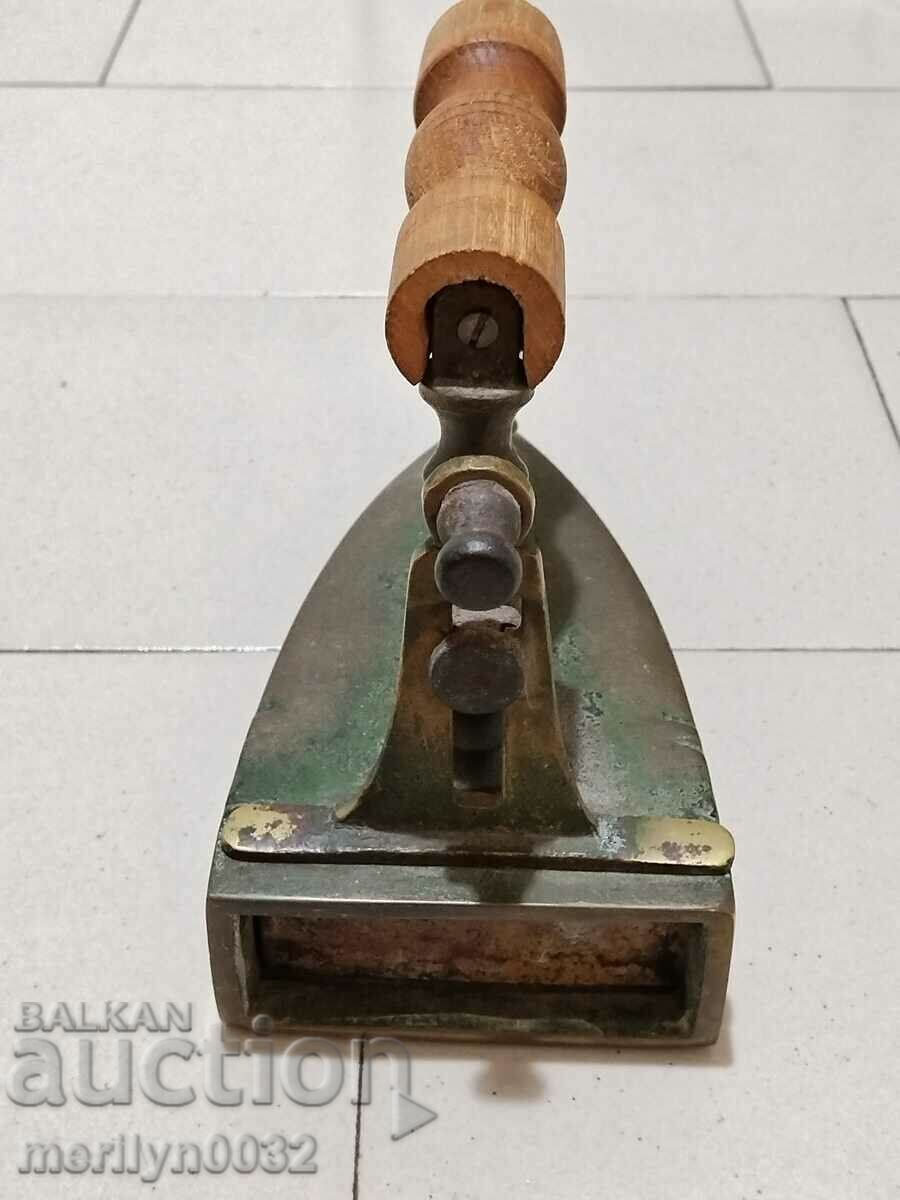 Стара бронзова ютия на жар - 5