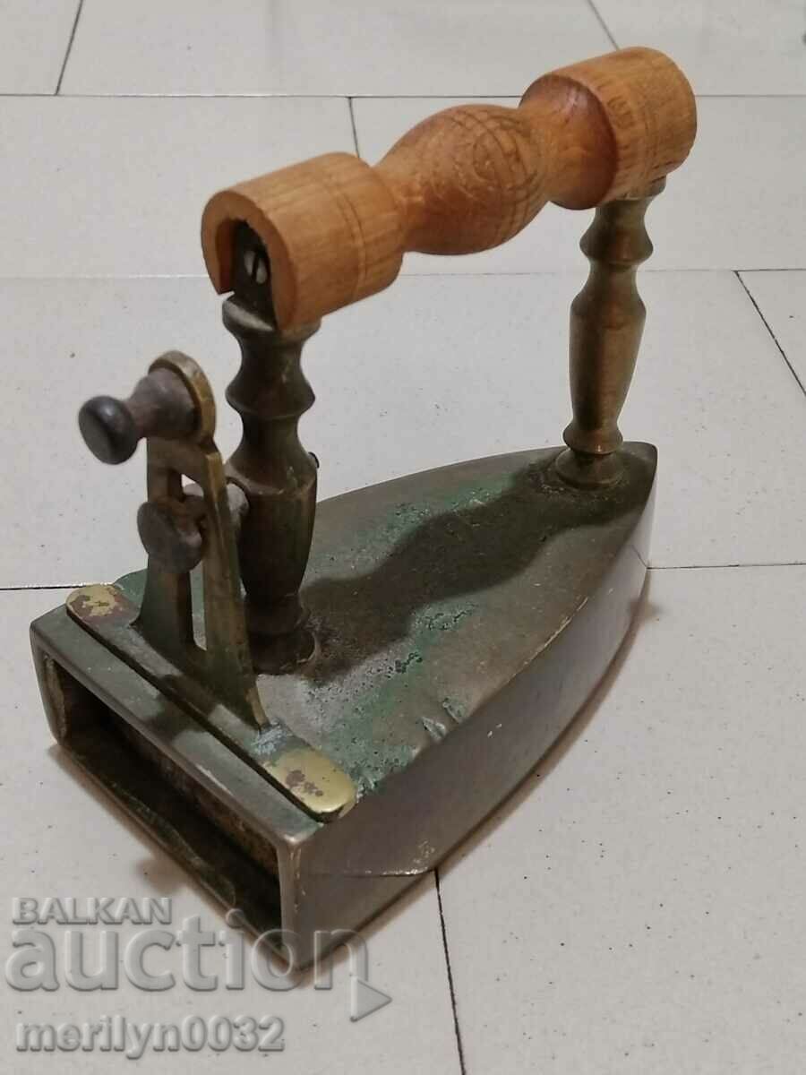 Стара бронзова ютия на жар - 6