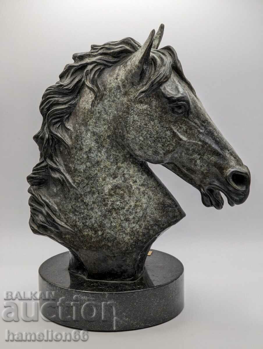 Delivery of Old bronze sculpture, horse, granite, bronze, enamel. Chess Mat