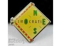 Democratie-Democracy-Propaganda-Badge