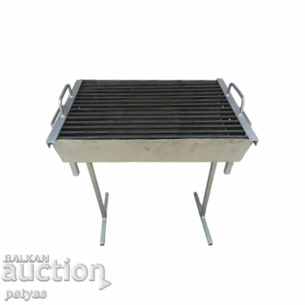 RUM charcoal grill with detachable legs