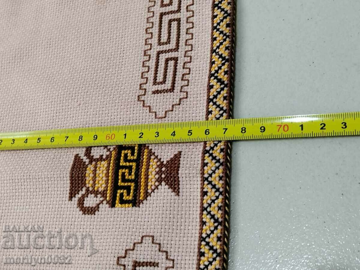 Delivery of Old plaid with embroidery Delivery of Old plaid with embroidery