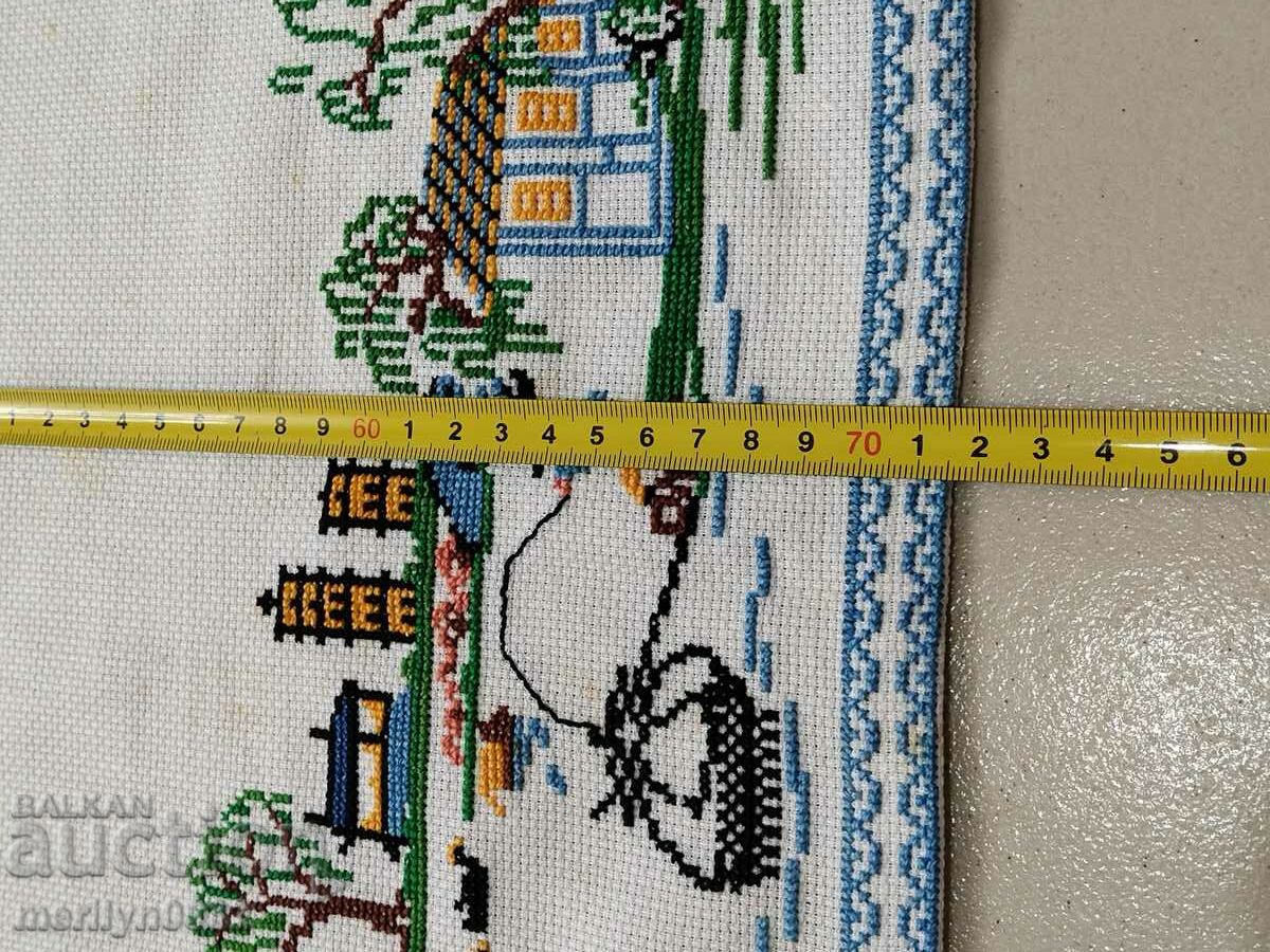 Delivery of Old plaid with embroidery tablecloth Delivery of Old plaid with embroidery tablecloth