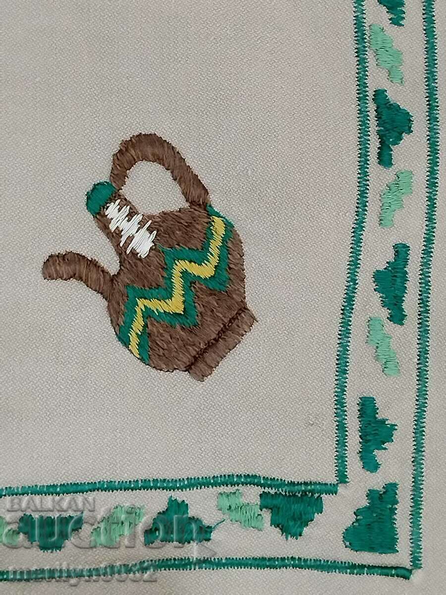 Delivery of Old plaid with embroidery tablecloth