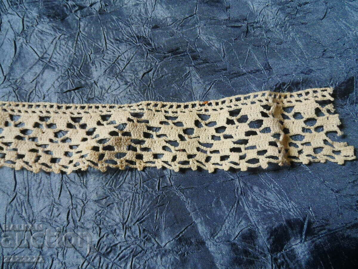 dantela veche - 2 cu preț 25.00 BGN | € 12.78 dantela veche - 2 cu preț 25.00 BGN | € 12.78