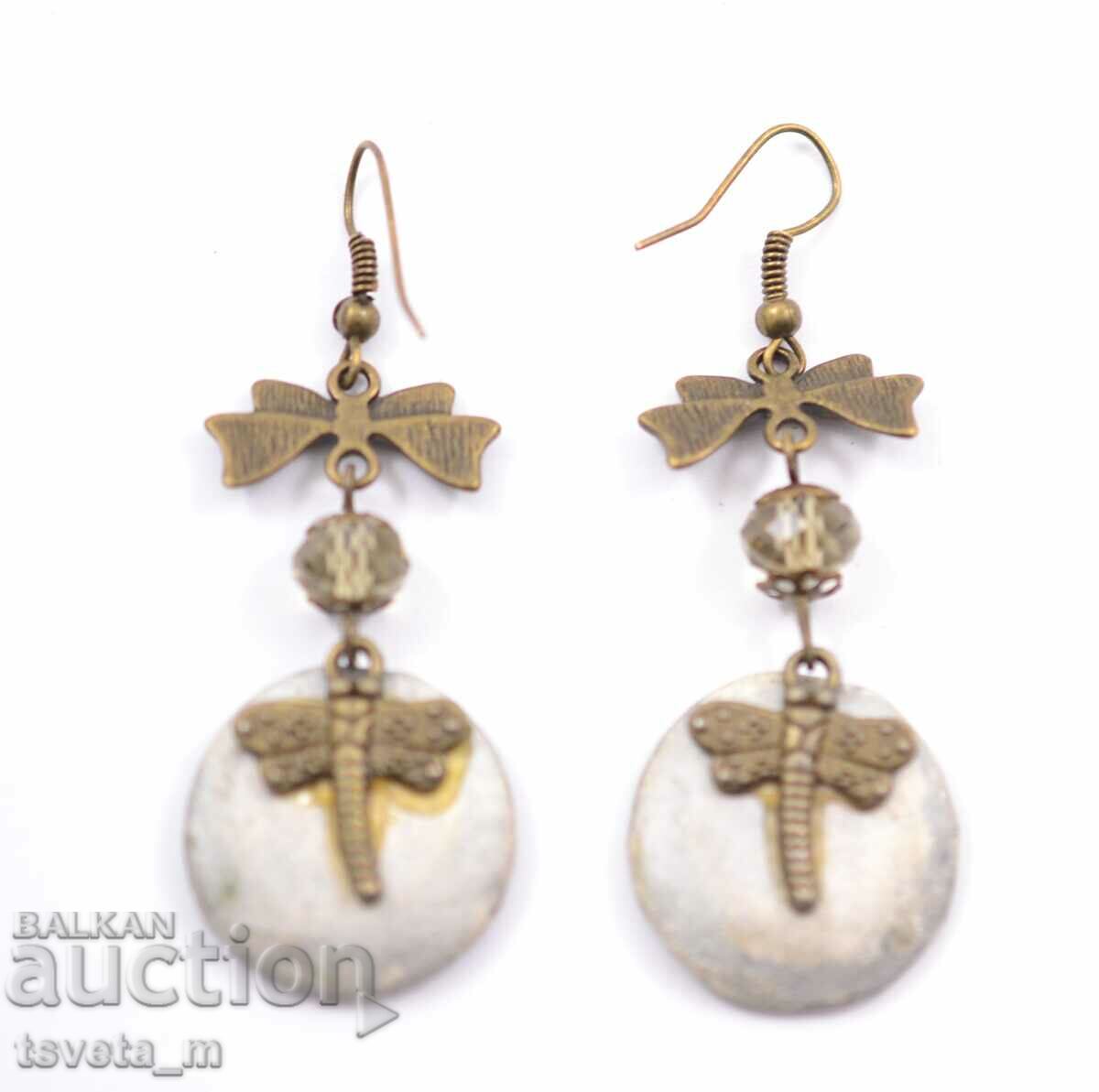 Cercei cu preț € 2.05 | 4.01 BGN Cercei cu preț € 2.05 | 4.01 BGN