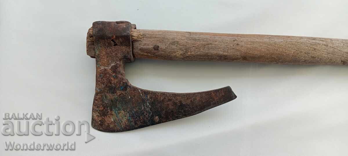 Δημοπρασία Παλιό σφυρήλατο ασύμμετρο τσεκούρι Κριβίτσα Δημοπρασία Παλιό σφυρήλατο ασύμμετρο τσεκούρι Κριβίτσα