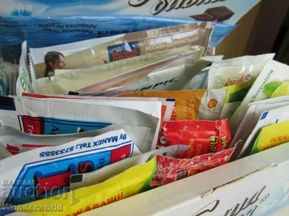 Licitație O colecție de șervețele umede din întreaga lume, nedeschise Licitație O colecție de șervețele umede din întreaga lume, nedeschise