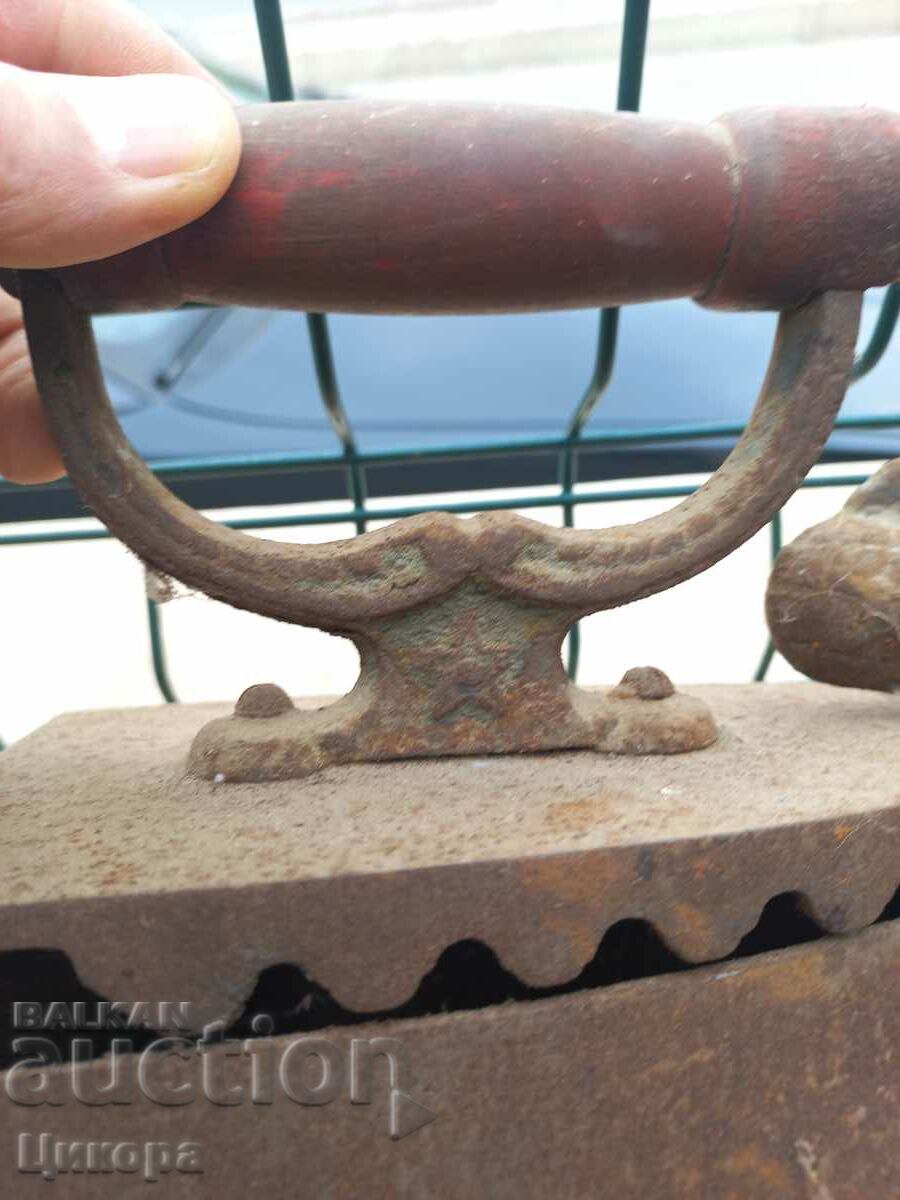 Auction OLD IRON ON A CHARCOAL BRAKE Auction OLD IRON ON A CHARCOAL BRAKE