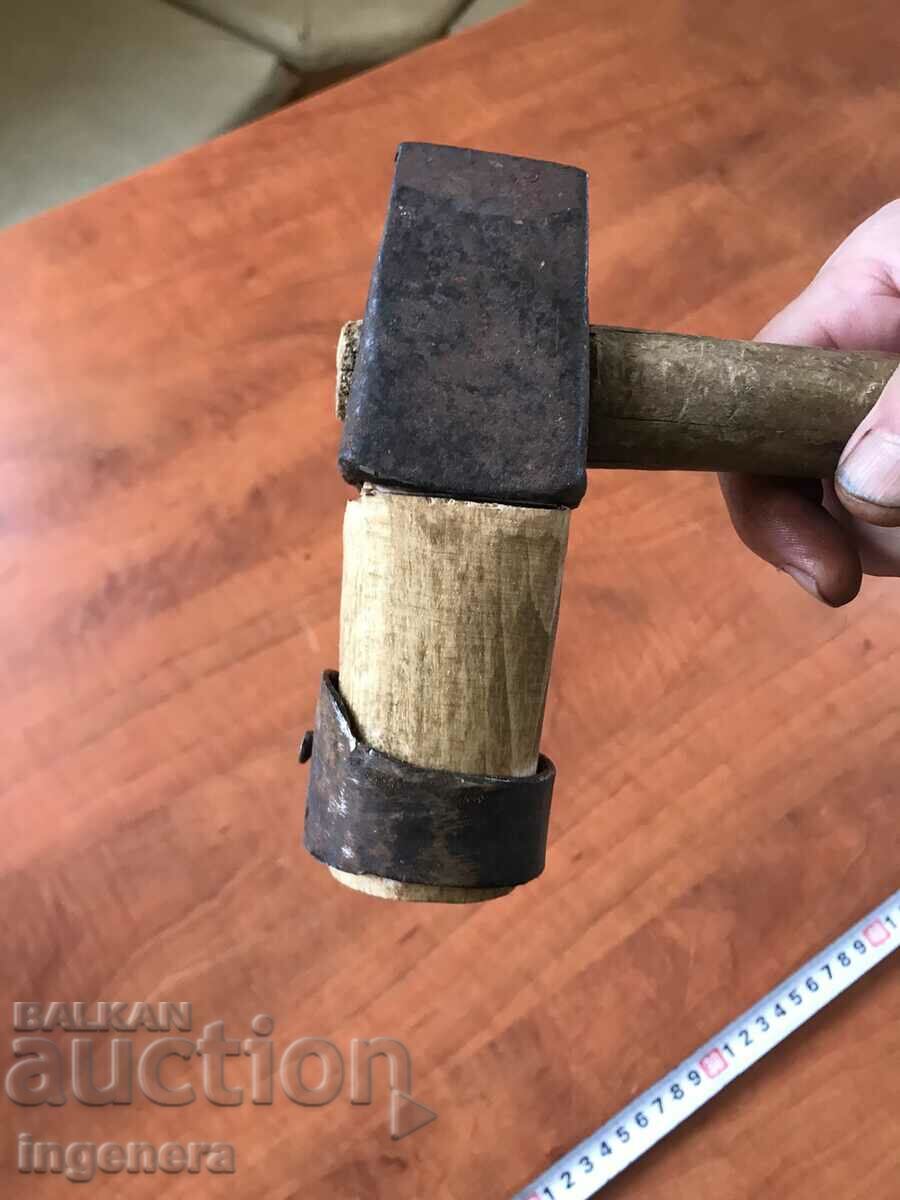 BOTTLER'S HAMMER ANTIQUE BEECH WROUGHT IRON - 7 BOTTLER'S HAMMER ANTIQUE BEECH WROUGHT IRON - 7