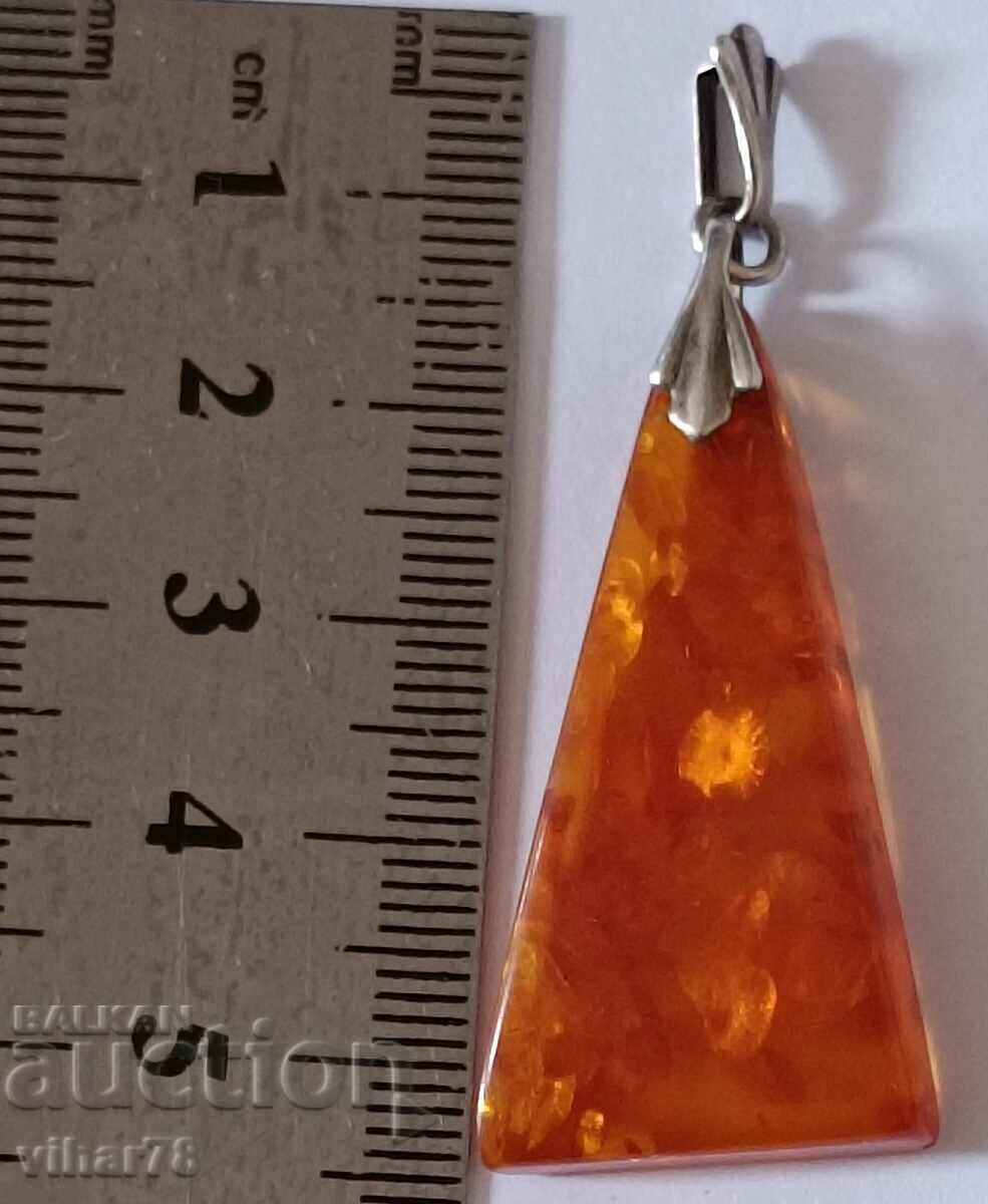 сребърна висулка с кехлибар с цена € 49.99 | 97.77 лв.