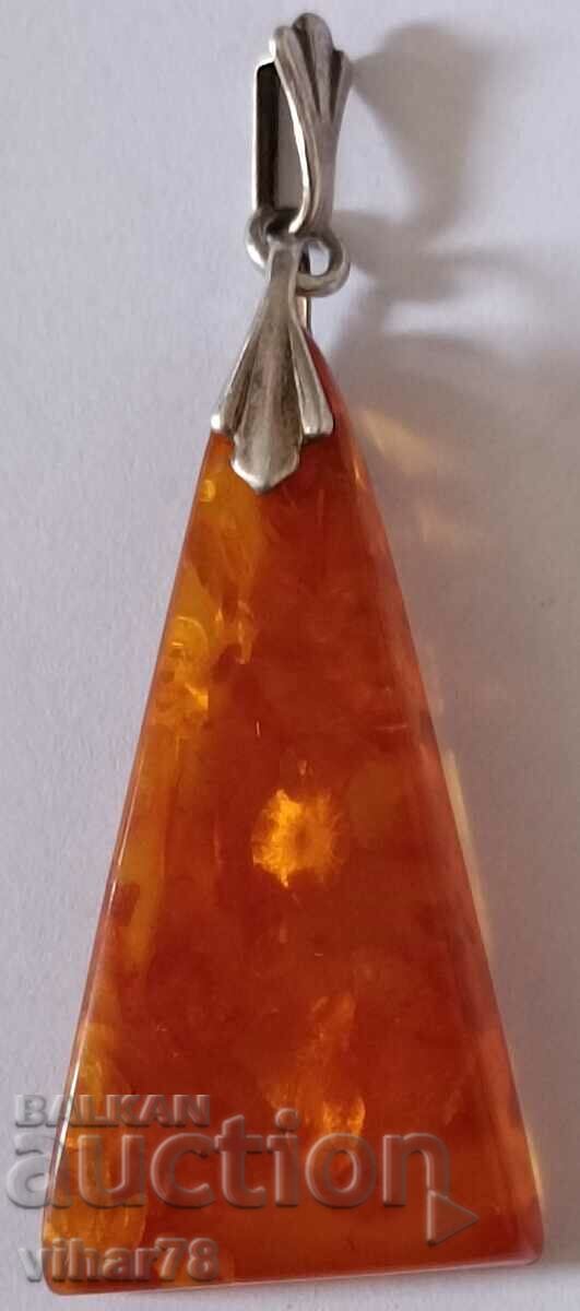 Livrarea pandantiv din argint cu chihlimbar Livrarea pandantiv din argint cu chihlimbar