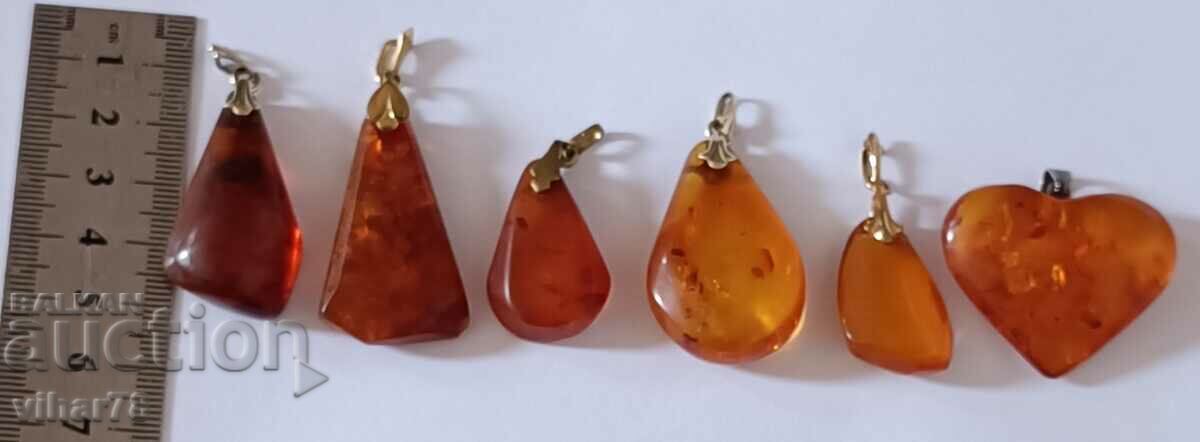 Delivery of Lot of amber pendants