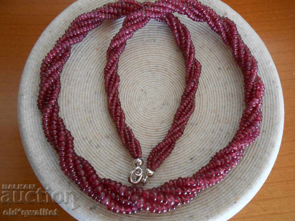 Necklace / necklace / jewelry, clasp: Silver 925, est. Rubin with price 1490.00 BGN | € 761.82 Necklace / necklace / jewelry, clasp: Silver 925, est. Rubin with price 1490.00 BGN | € 761.82