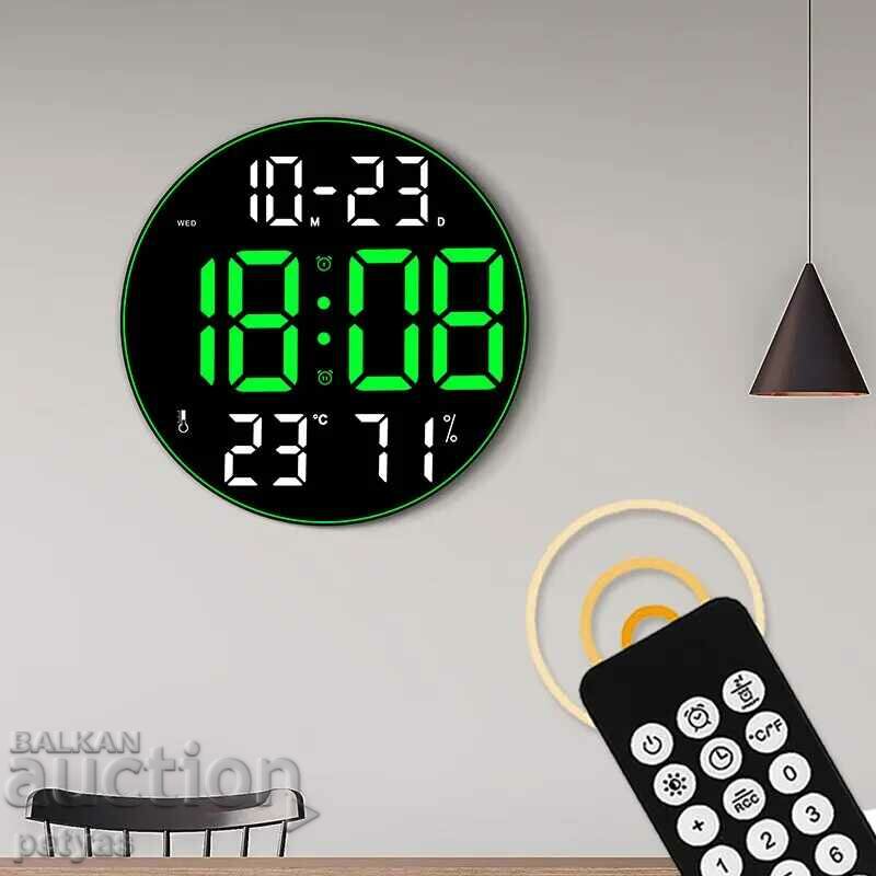 LED clock with time, week, temperature humidity + distances