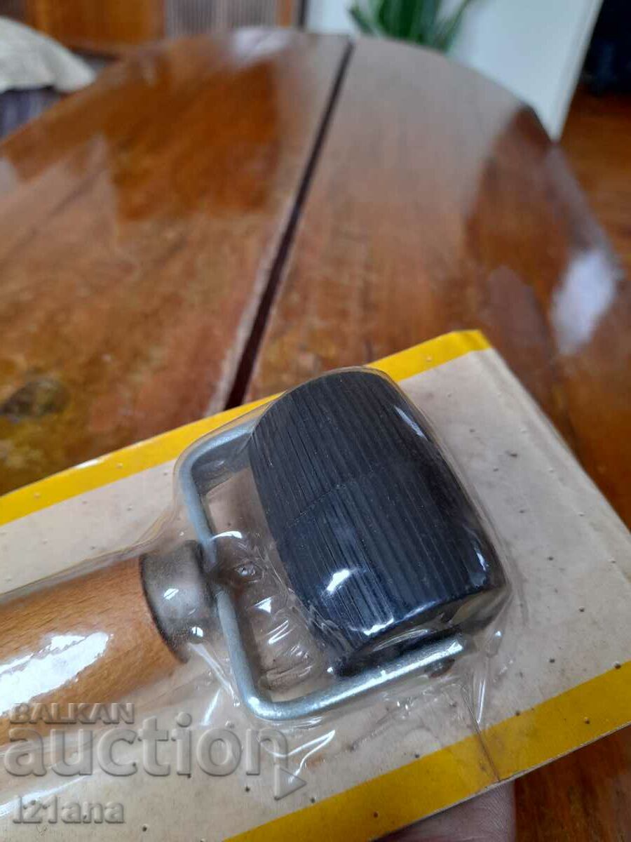 Delivery of Old wallpaper roller Delivery of Old wallpaper roller