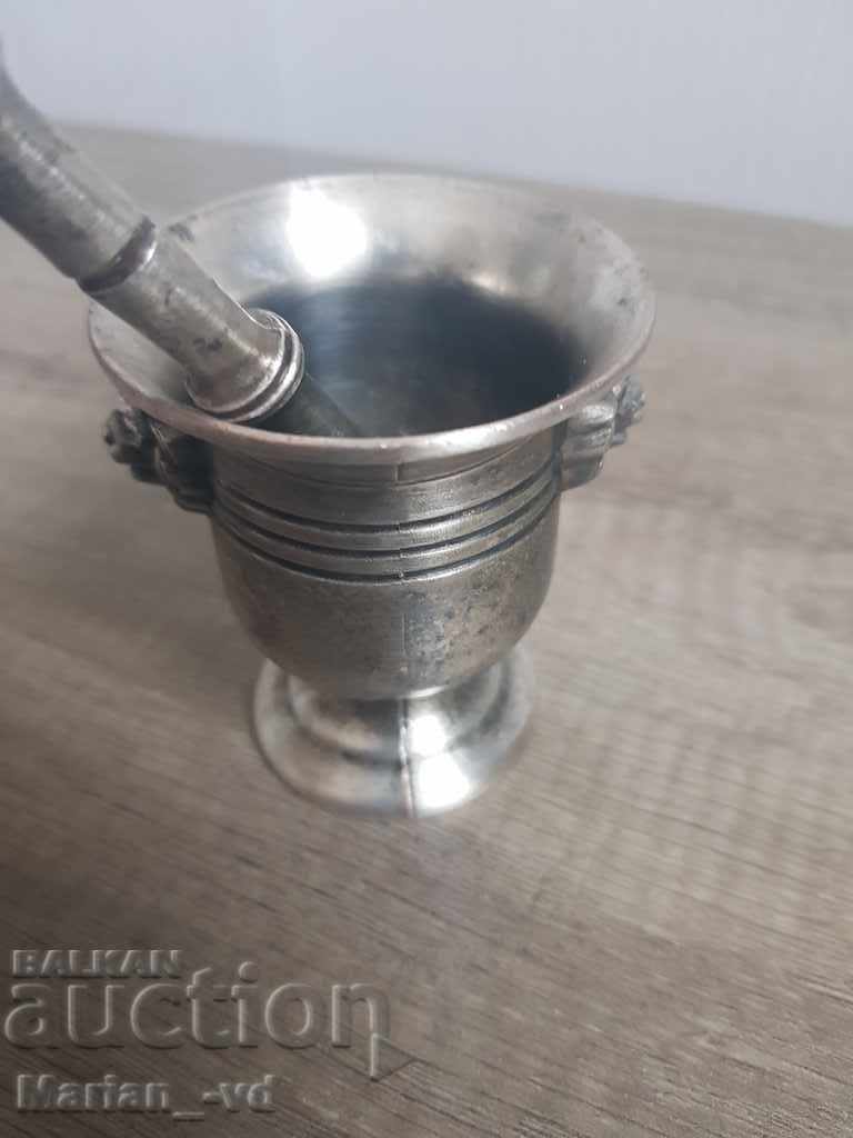 Auction  An old little mortar and pestle