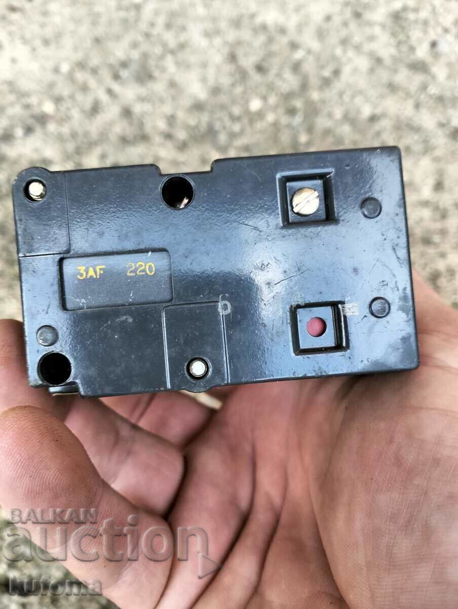 Delivery of Relay controller timer