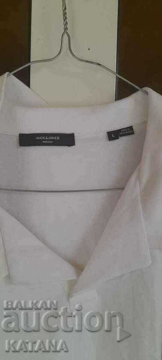 JACK&JONES T-shirt with price 10.00 BGN | € 5.11 JACK&JONES T-shirt with price 10.00 BGN | € 5.11