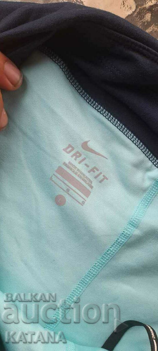 Licitație Pantaloni scurți NIKE cu jambiere DRI - FIT Licitație Pantaloni scurți NIKE cu jambiere DRI - FIT