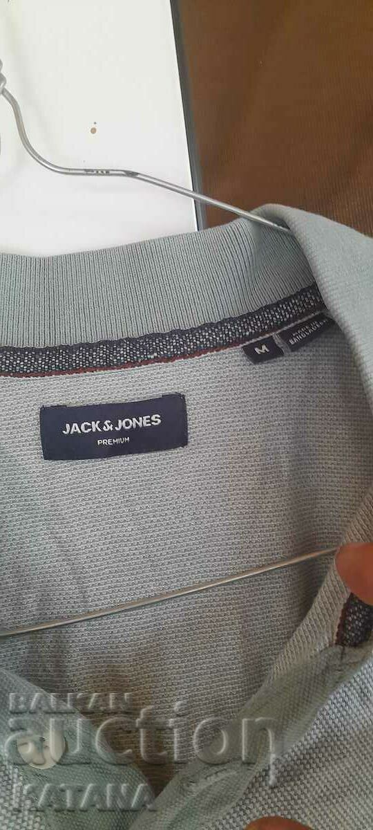 JACK&JONES T-shirt with price 10.00 BGN | € 5.11 JACK&JONES T-shirt with price 10.00 BGN | € 5.11