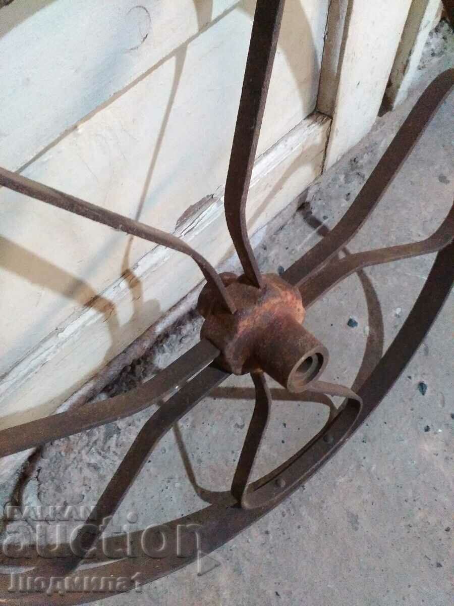Auction ANTIQUE METAL WHEEL FROM ? Auction ANTIQUE METAL WHEEL FROM ?