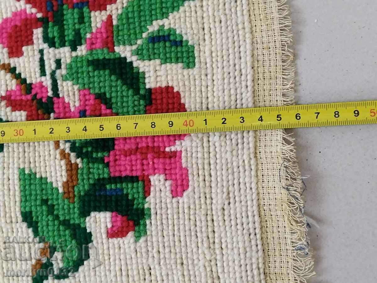 Licitație Broderie bulgareasca patrata brodata pentru perna Licitație Broderie bulgareasca patrata brodata pentru perna