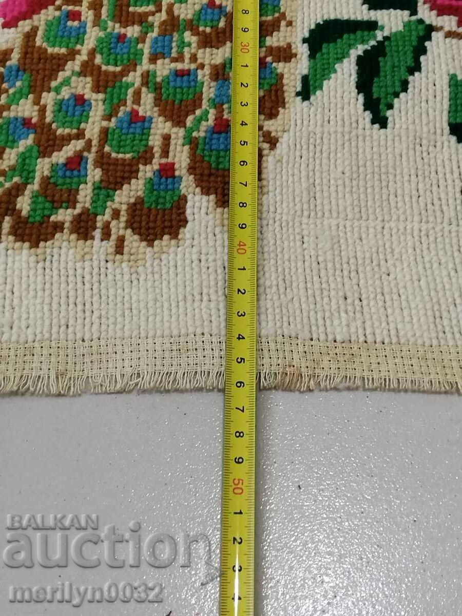 Livrarea Broderie bulgareasca patrata brodata pentru perna Livrarea Broderie bulgareasca patrata brodata pentru perna