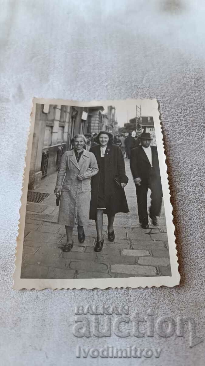 Photo Sofia Two women on a walk