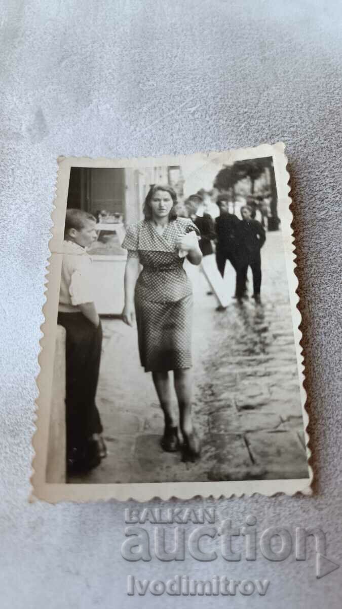 Photo Sofia Young woman on a walk