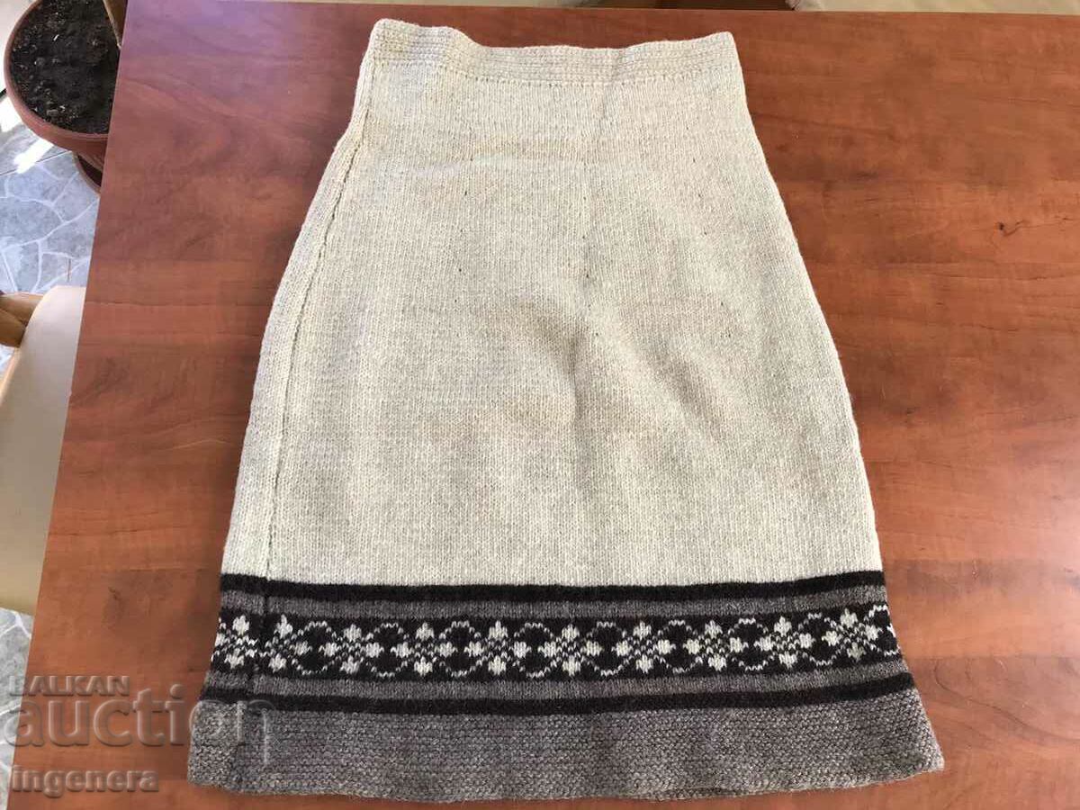 HAND KNIT WOOL SKIRT NEW