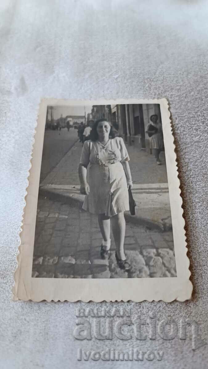 Φωτογραφία Σοφία Γυναίκα σε μια βόλτα Φωτογραφία Σοφία Γυναίκα σε μια βόλτα