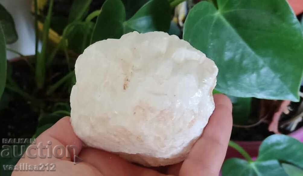 Mineral, large calcite with price 7.00 BGN | € 3.58 Mineral, large calcite with price 7.00 BGN | € 3.58