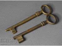 2 Old bronze keys key