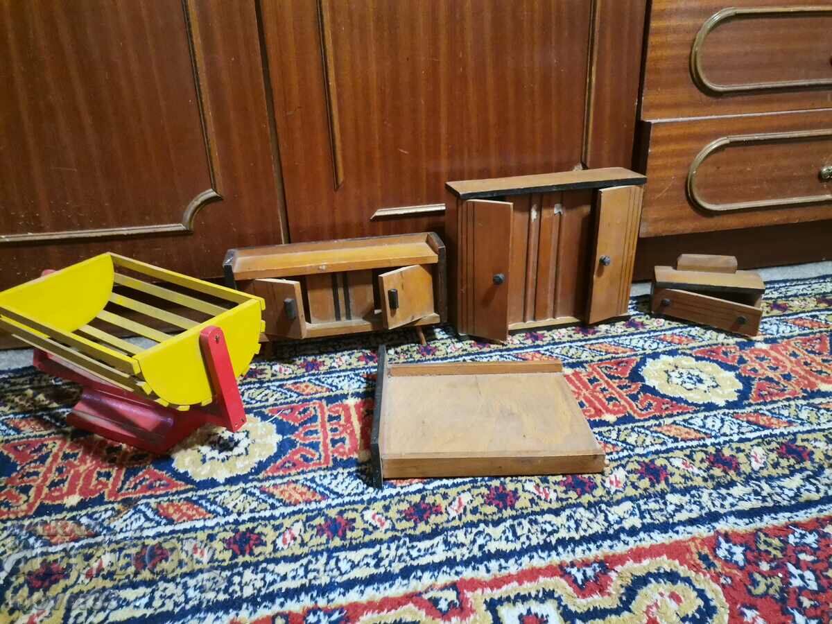 Jucării vechi din lemn. "Mobilier"